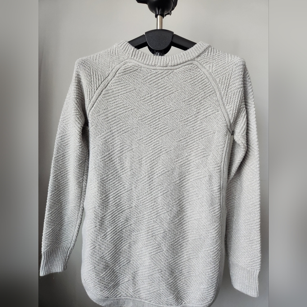 Kismet Women's Sweater. Grey Color. Size S-P.